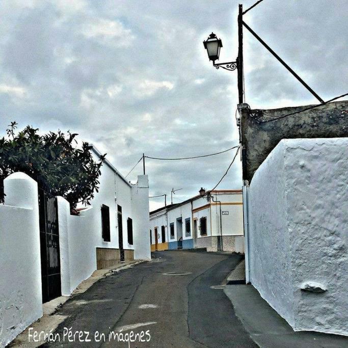 Cortijo Los Garridos - 8 Huespedes Fernan Perez Bagian luar foto